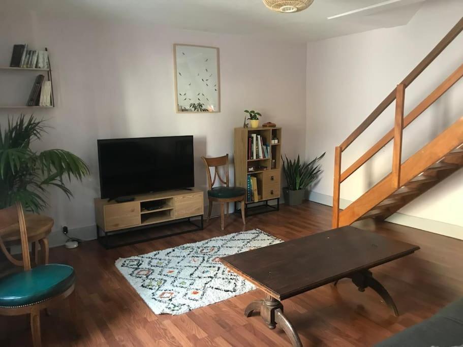Charmant Appartement Au Calme Avec Parking Besançon Extérieur photo